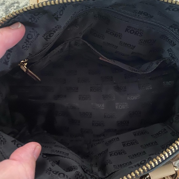 Michael Kors handbag - Picture 2 of 3